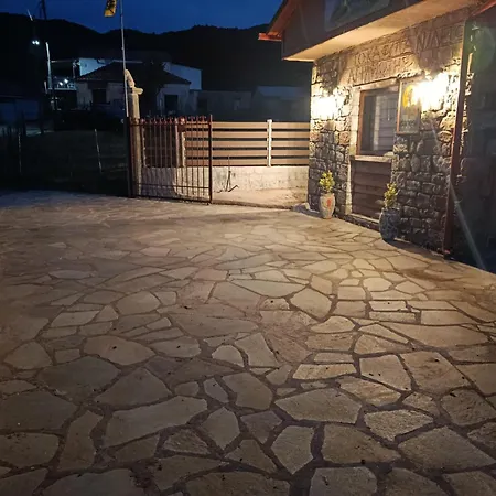αγρόκτημα βερνικο Apartman Paraplati