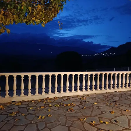 αγρόκτημα βερνικο * Paraplati